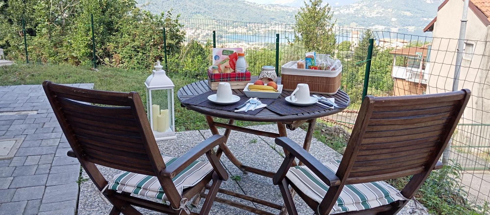 La Dimora Dei Due Laghi Bed & Breakfast Calolziocorte Bagian luar foto