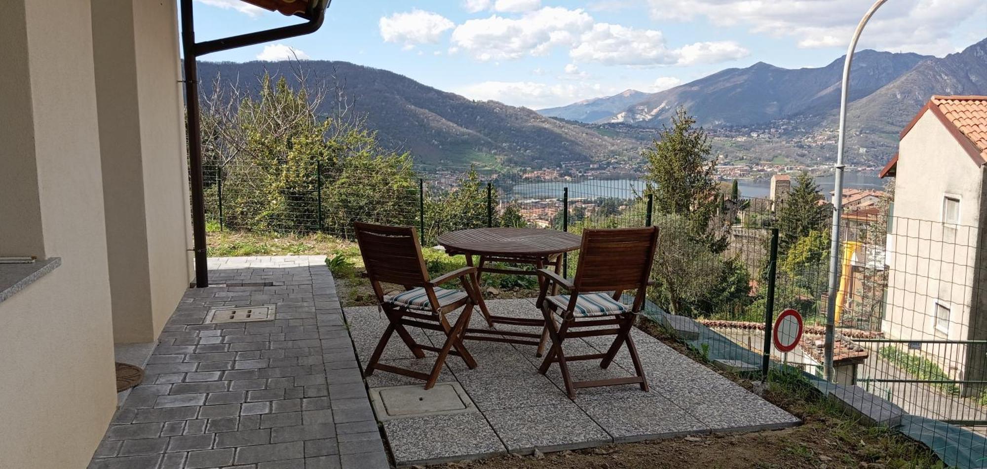 La Dimora Dei Due Laghi Bed & Breakfast Calolziocorte Bagian luar foto